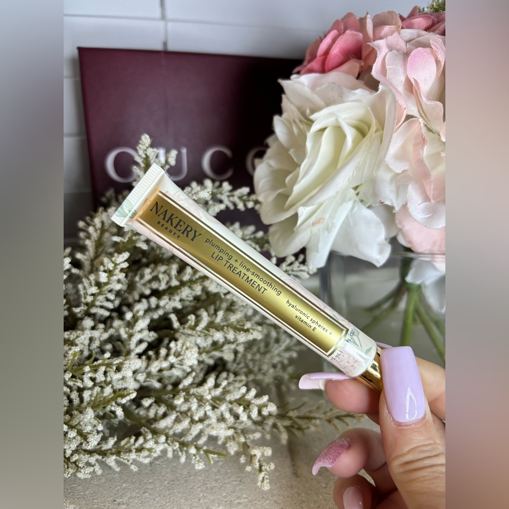 New & Seal - Nakery Beauty-Plumping + Line-Smoothing Lip Treatment